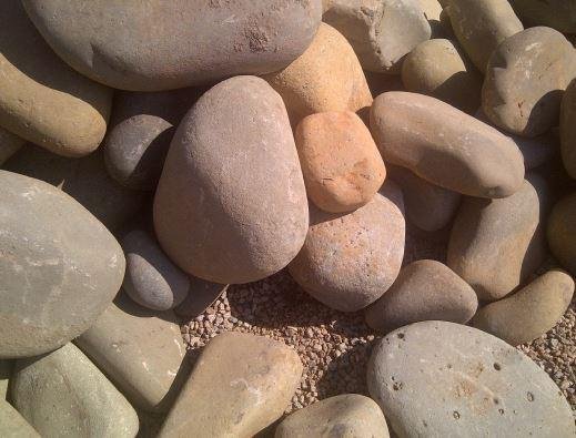 Cape Maxis Garden Rocks – Natural & Smooth River Stones for Stylish Landscapes