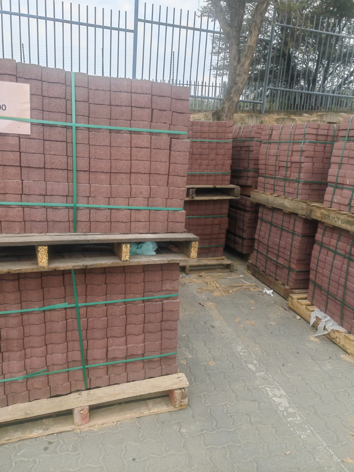 80 mm Interlocking Paver – Strong & Versatile for Driveways & Walkways