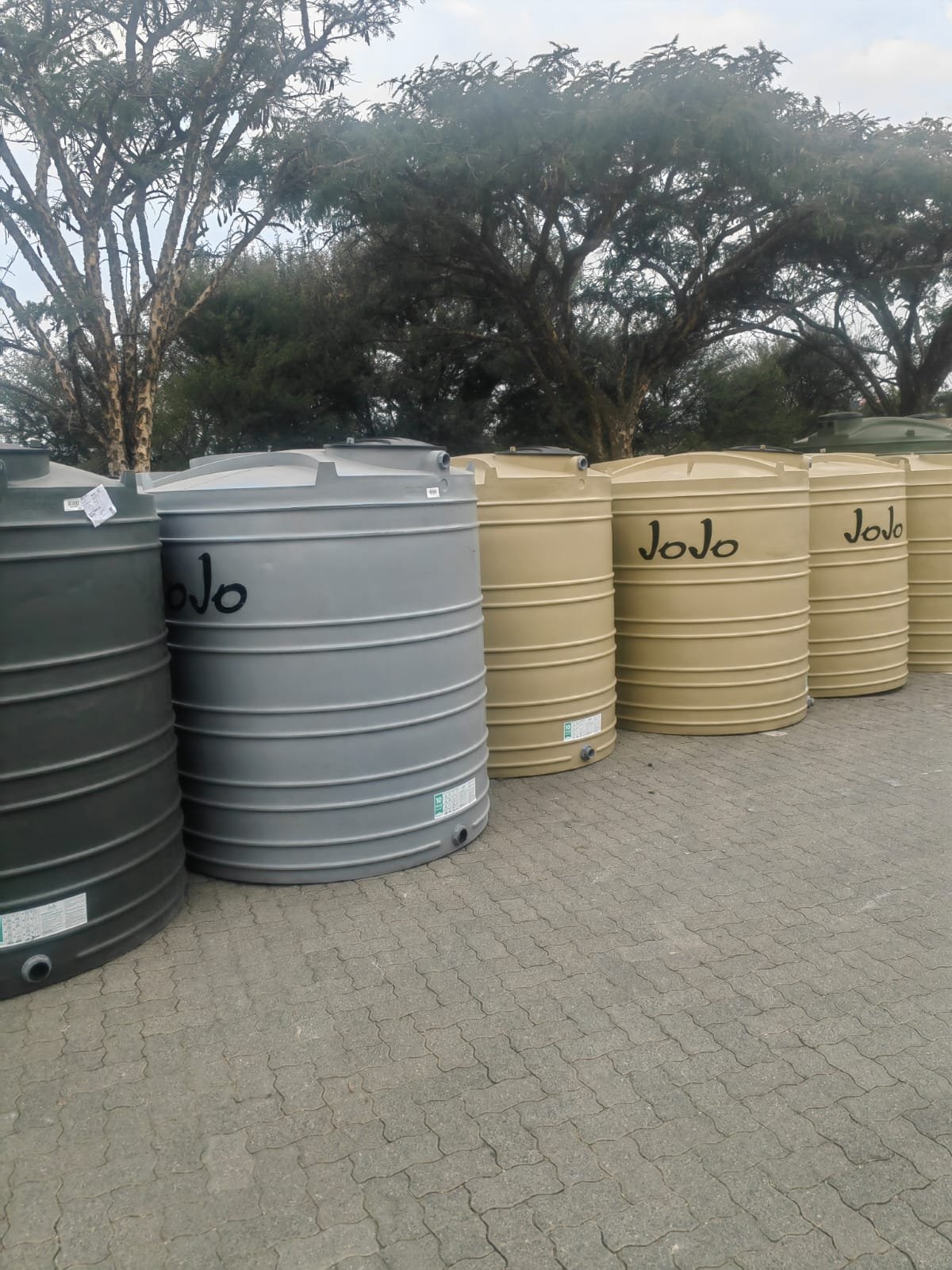 5000 L Vertical Dark Grey Water Tank – Max Capacity 5325 L