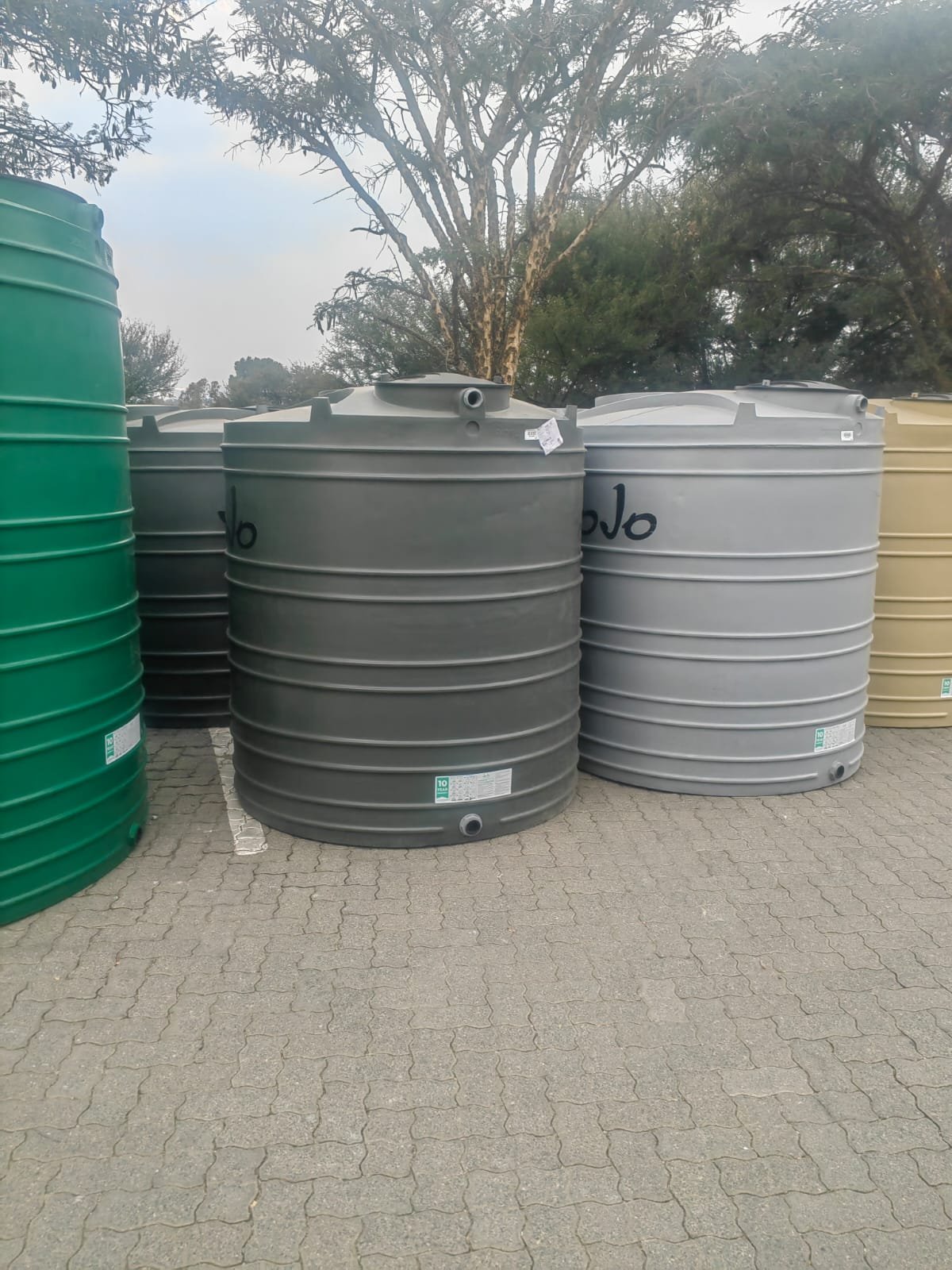 5000 L Vertical Dark Grey Water Tank – Max Capacity 5325 L