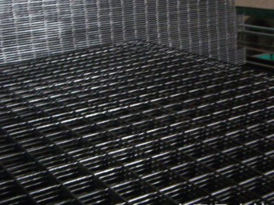Black Weld Mesh Sheet 2.4 × 1.2 m – 100×100 mm, 4 mm Wire