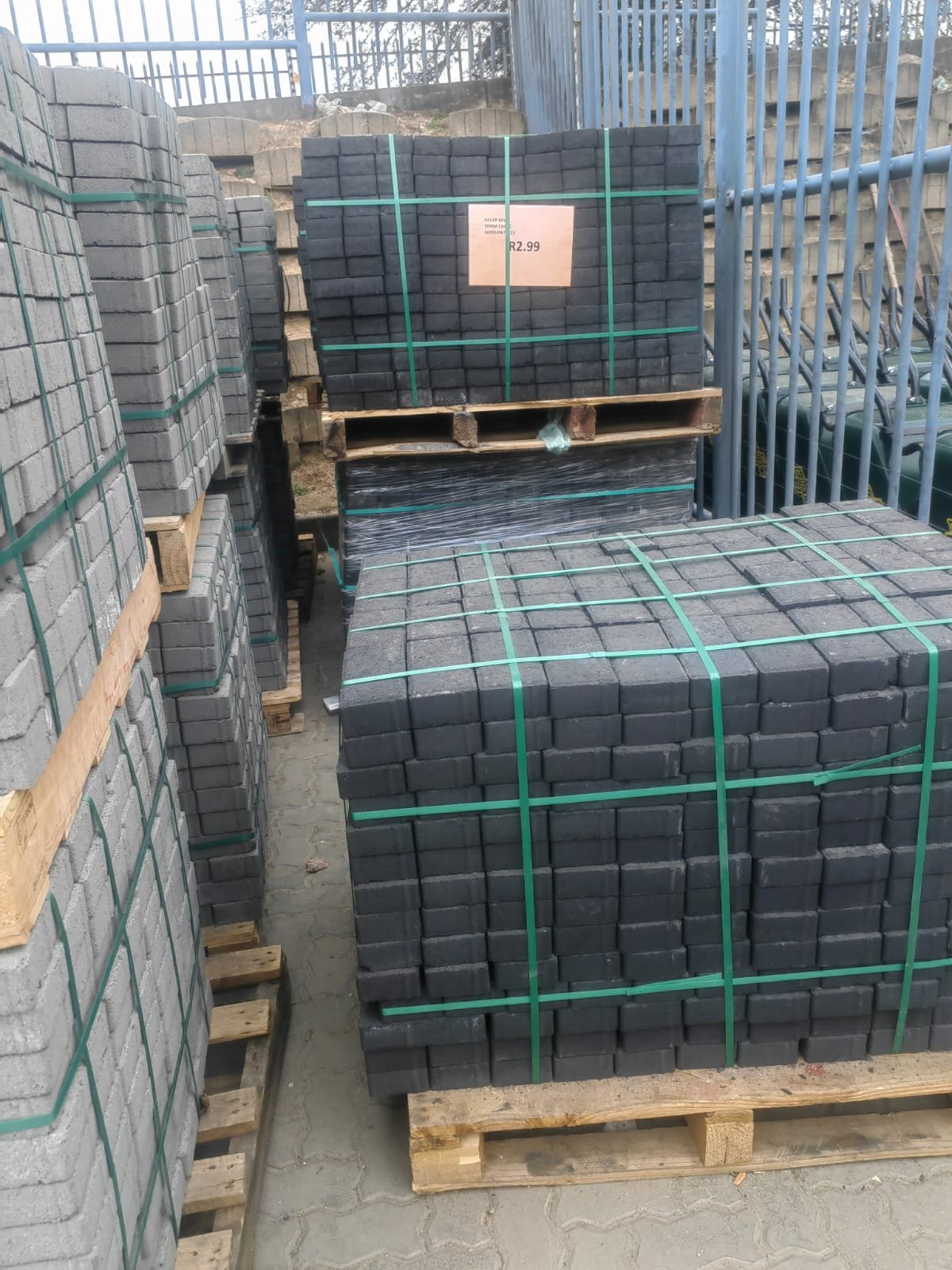 80 mm Interlocking Paver – Strong & Versatile for Driveways & Walkways