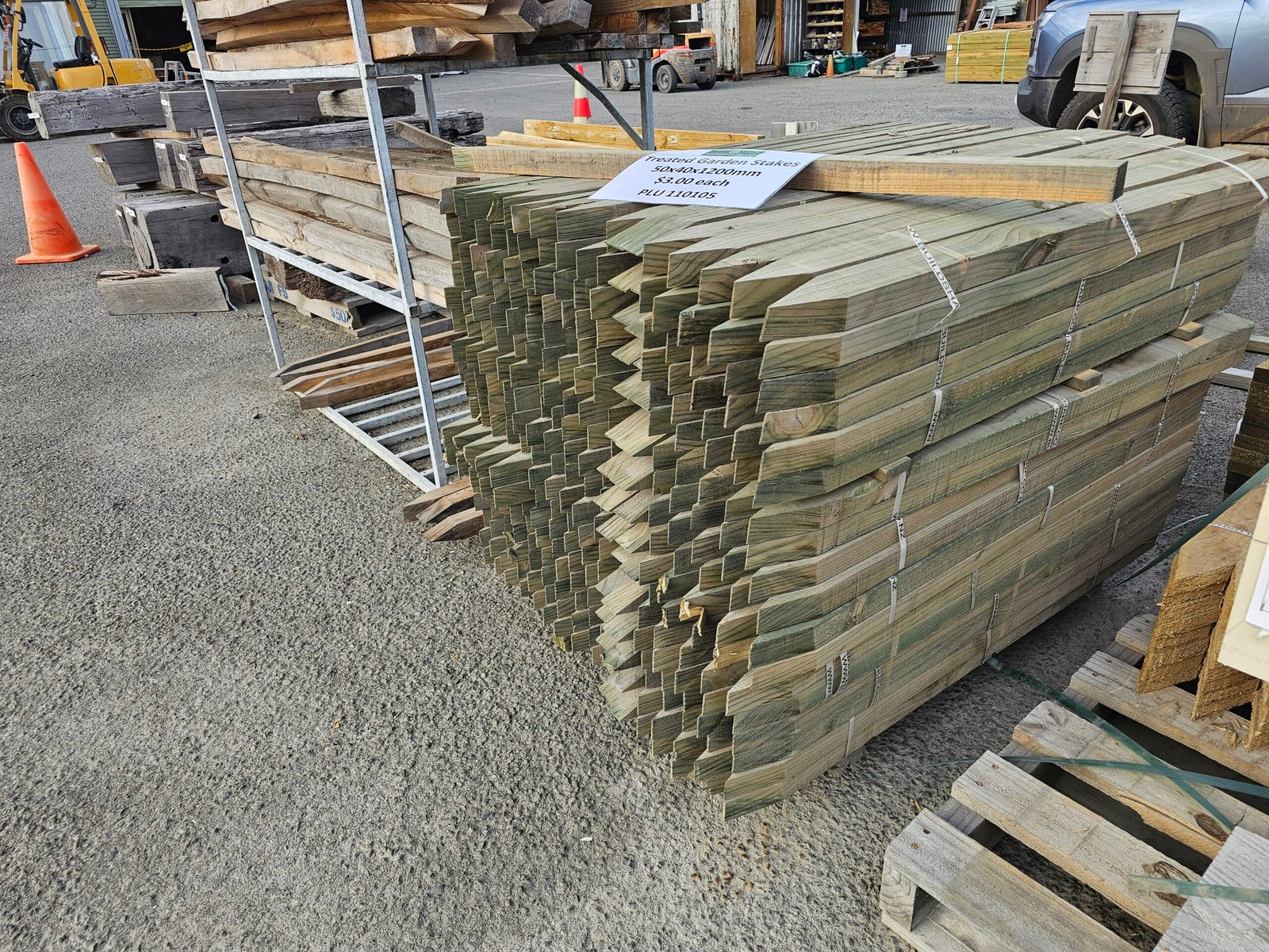 Pine Garden Stake NEW 50x40